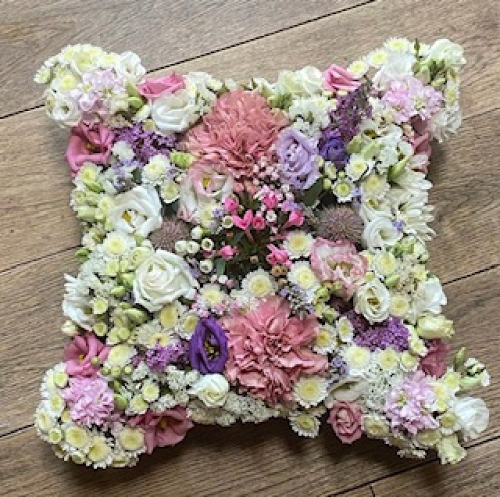 Mixed flower cushion