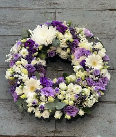 Purple wreath sweet dreams - Wreath in shades of purples, creams and whites