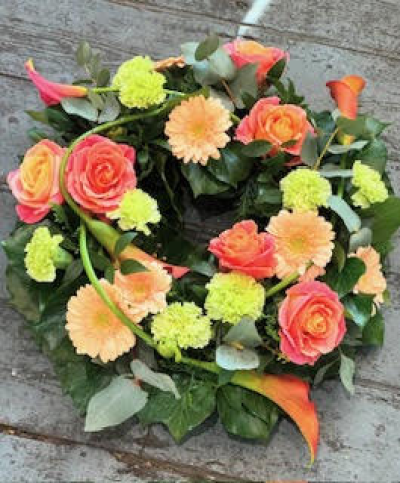 Jessica trend setter wreath - Modern style wreath in oranges and greens